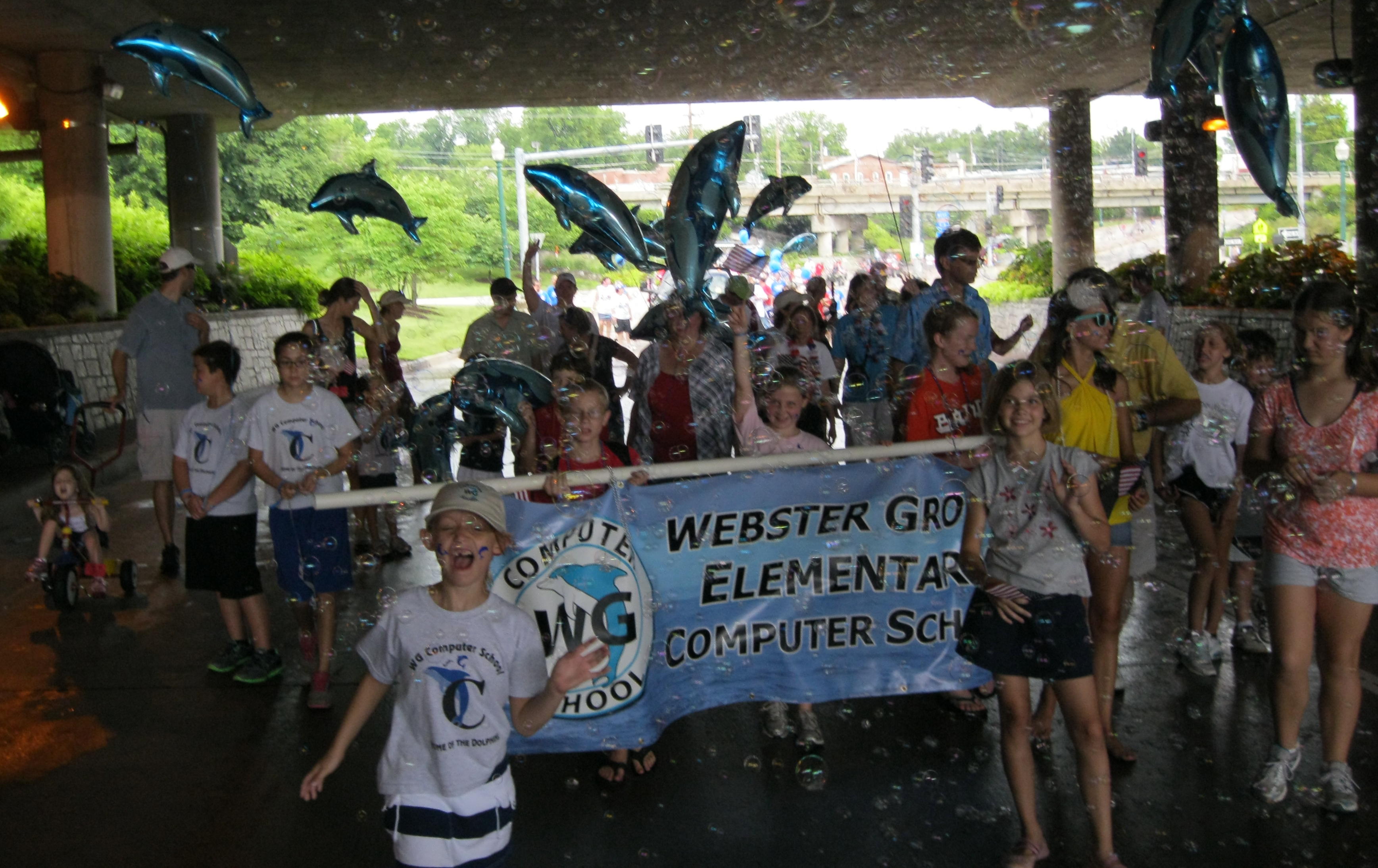 2011-07-04 WGCS parade Elm.jpg